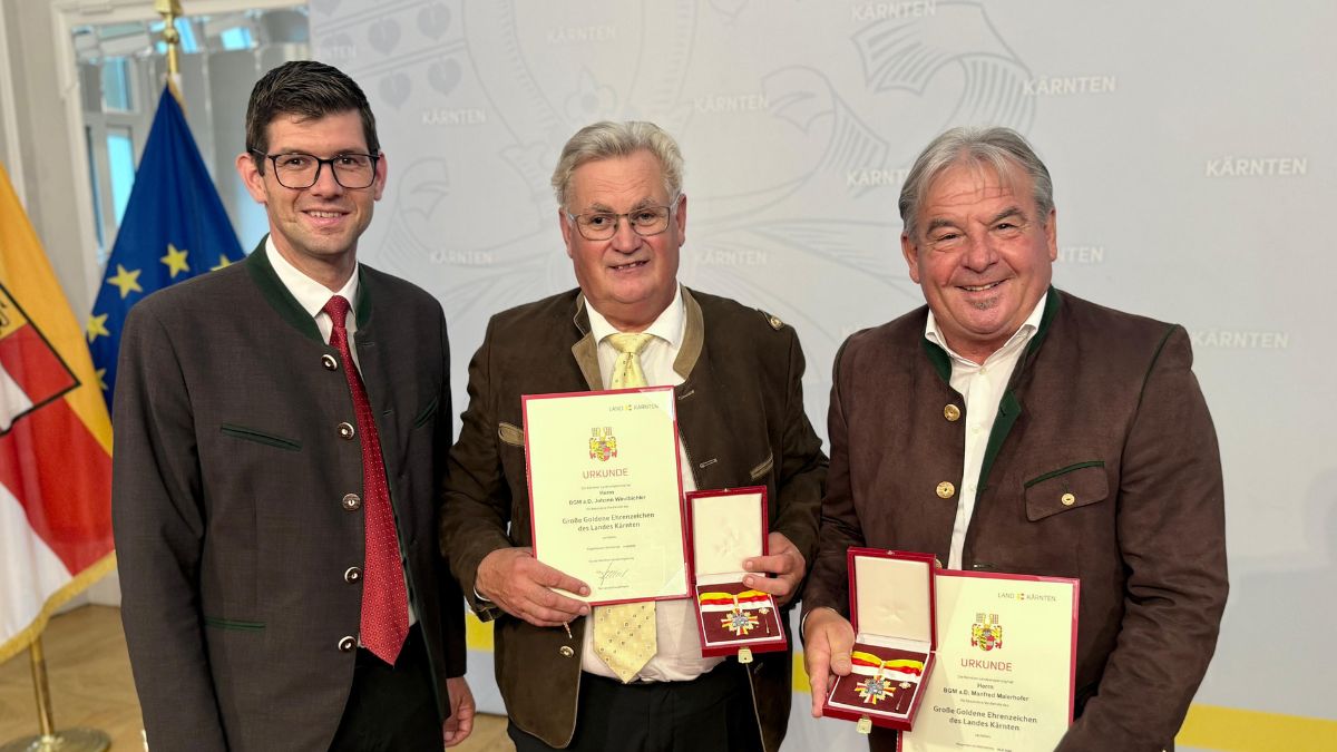 Landeshauptmann Dr. Josef Martin Winkler, Bgm. a.D. Johann Weichsler und Bgm. a.D. Manfred Maierhofer mit Auszeichnungen in Kärnten.